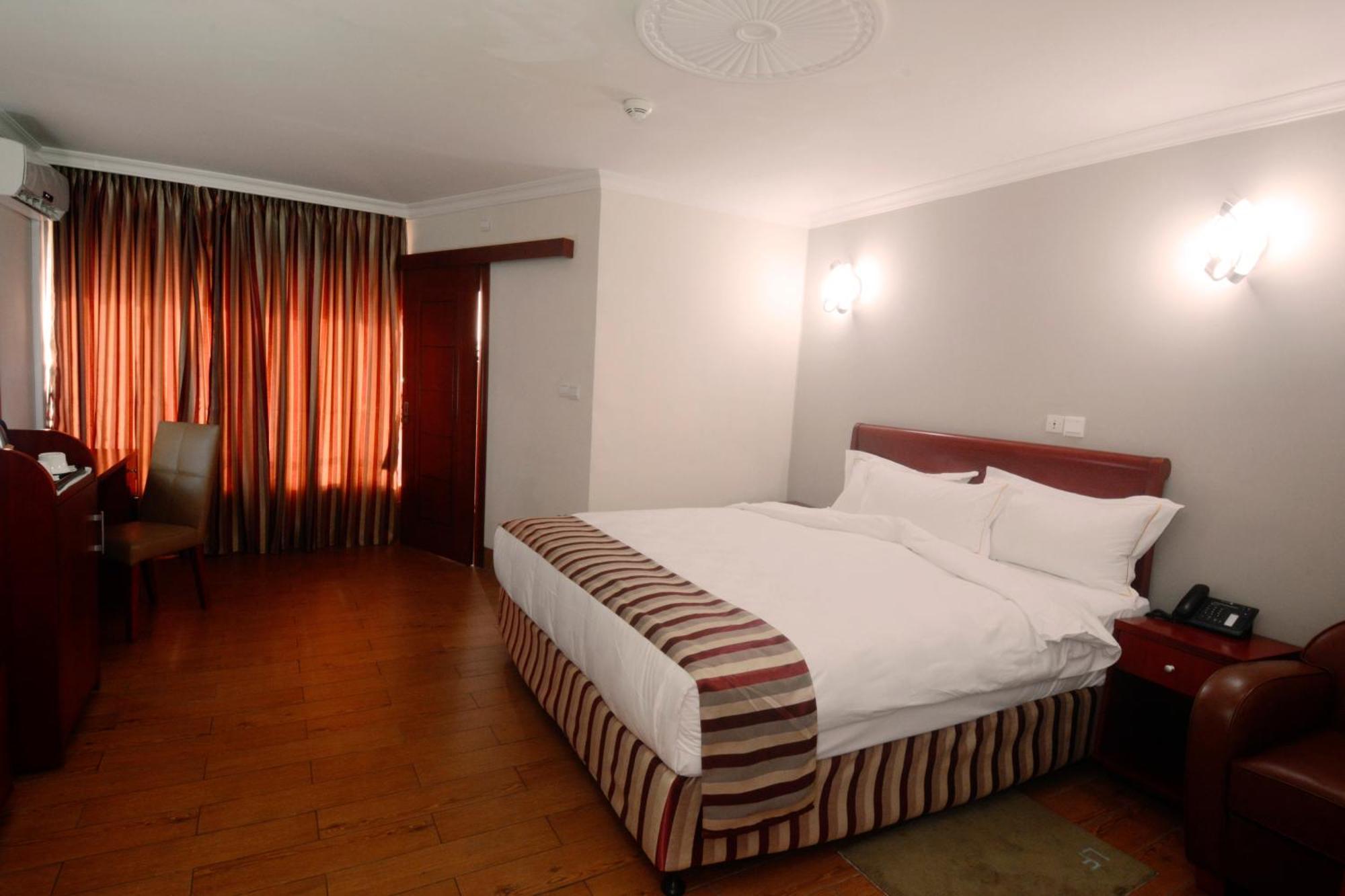 Hotel La Falaise Yaoundé Eksteriør billede