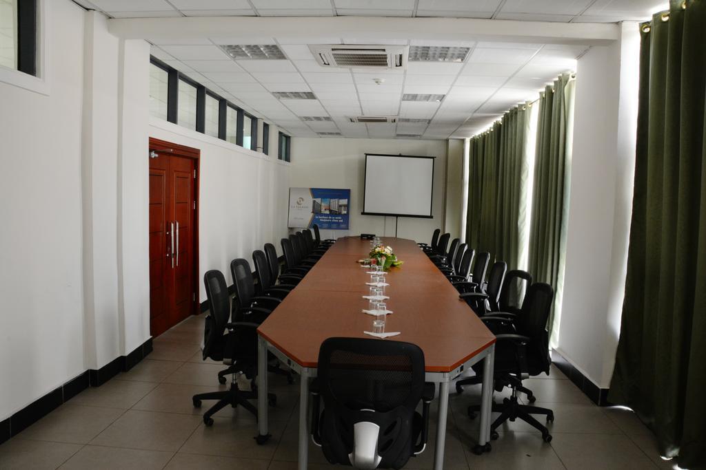Hotel La Falaise Yaoundé Eksteriør billede