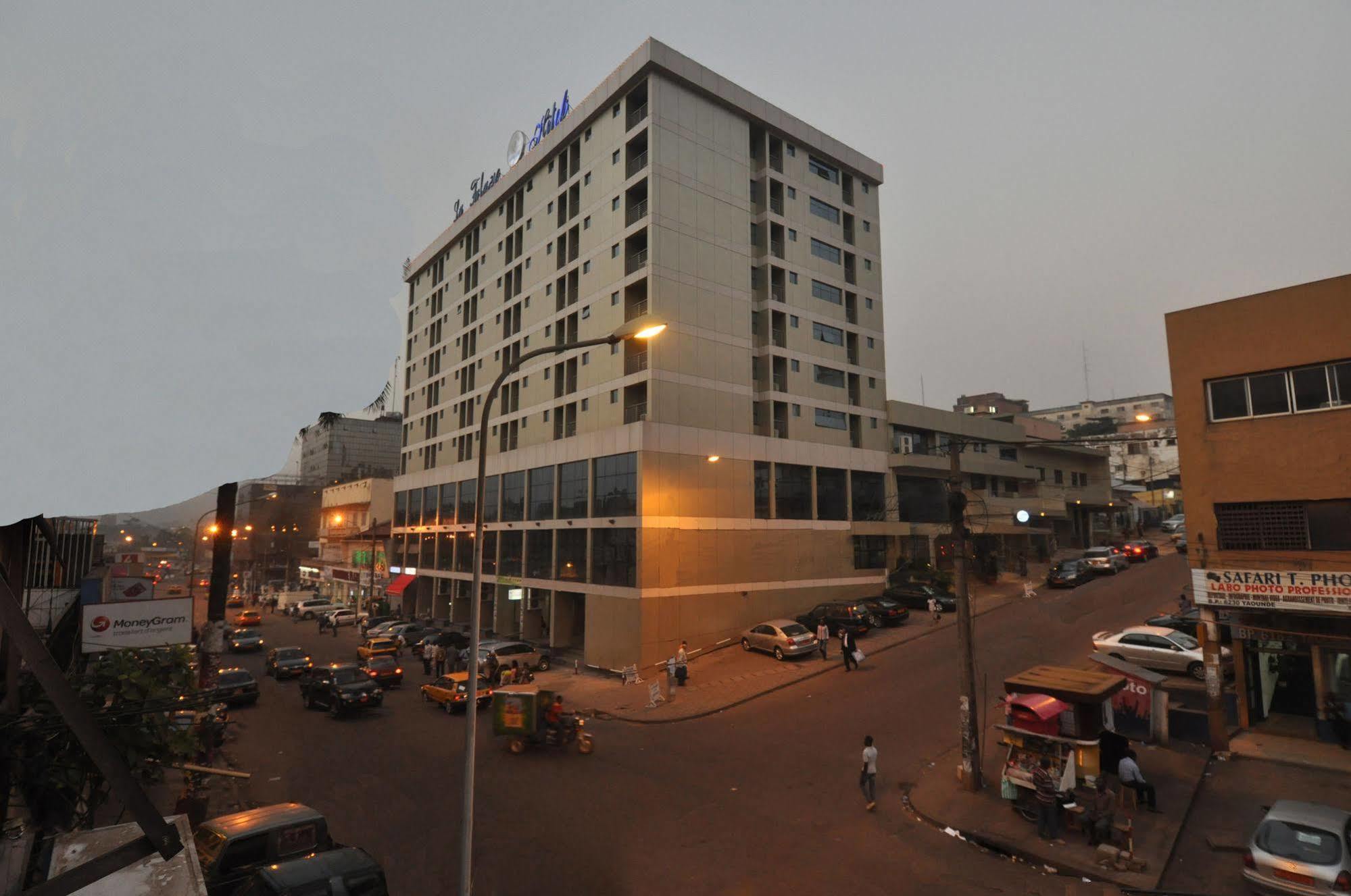 Hotel La Falaise Yaoundé Eksteriør billede