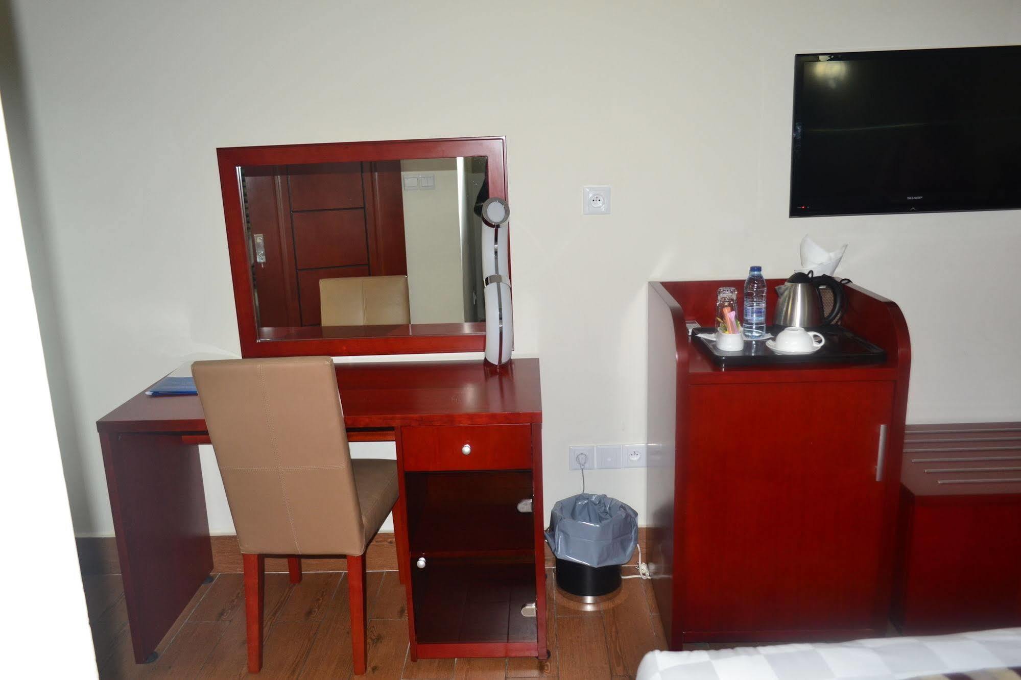 Hotel La Falaise Yaoundé Eksteriør billede