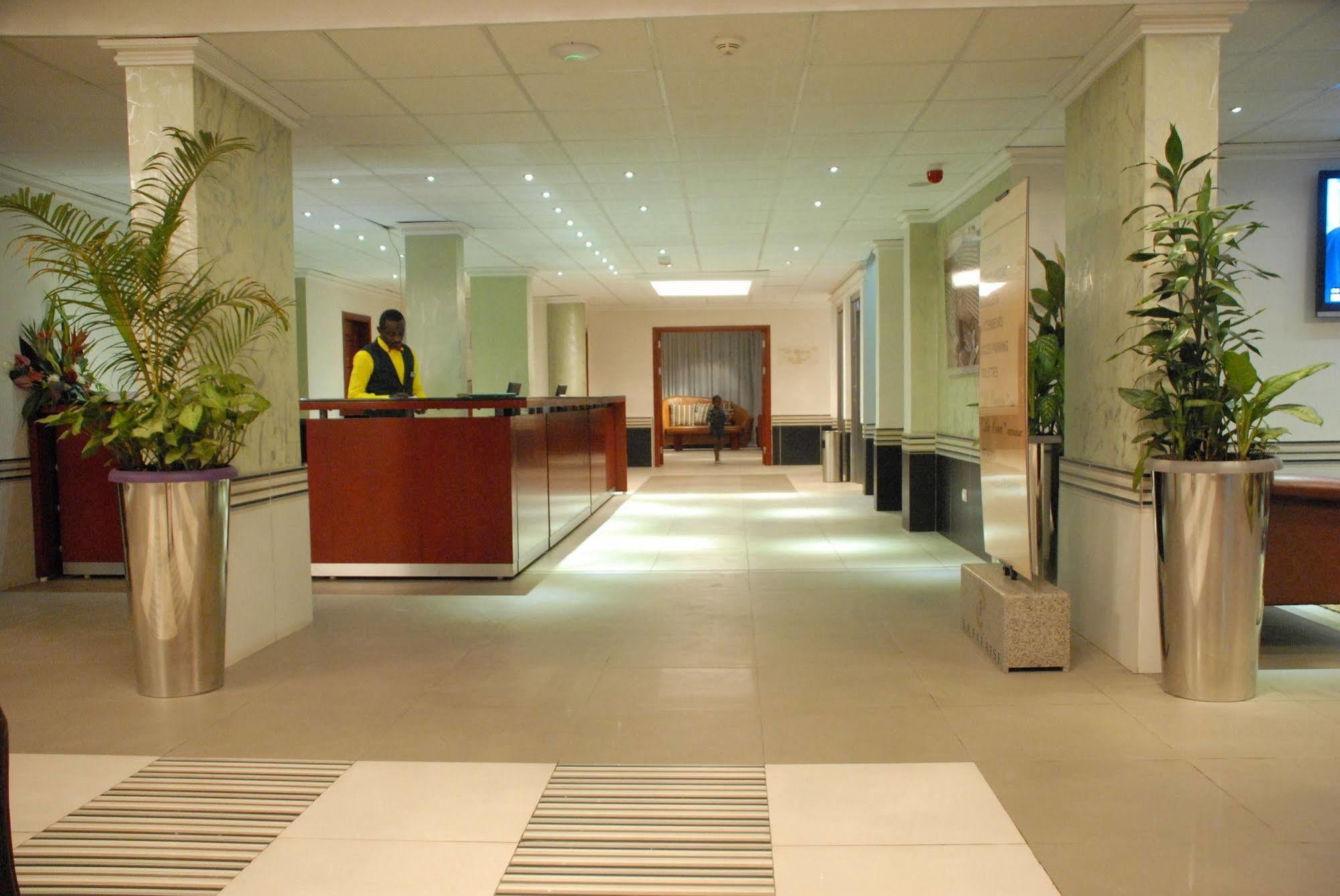 Hotel La Falaise Yaoundé Eksteriør billede