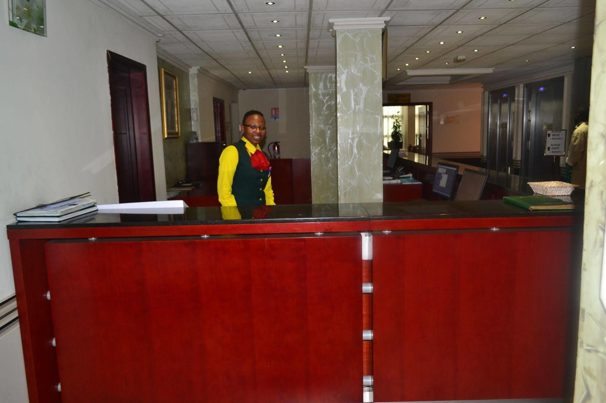 Hotel La Falaise Yaoundé Eksteriør billede