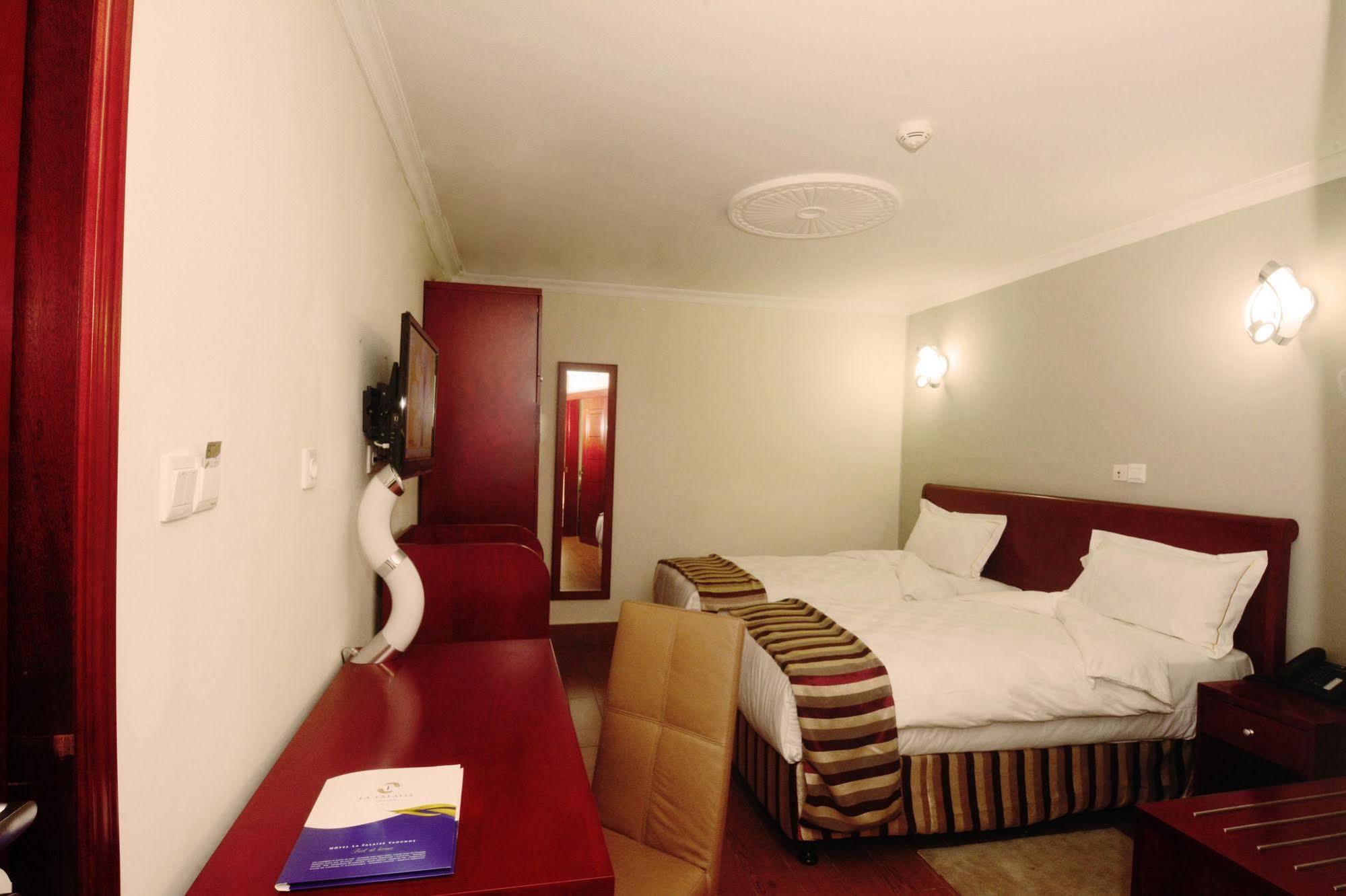 Hotel La Falaise Yaoundé Eksteriør billede