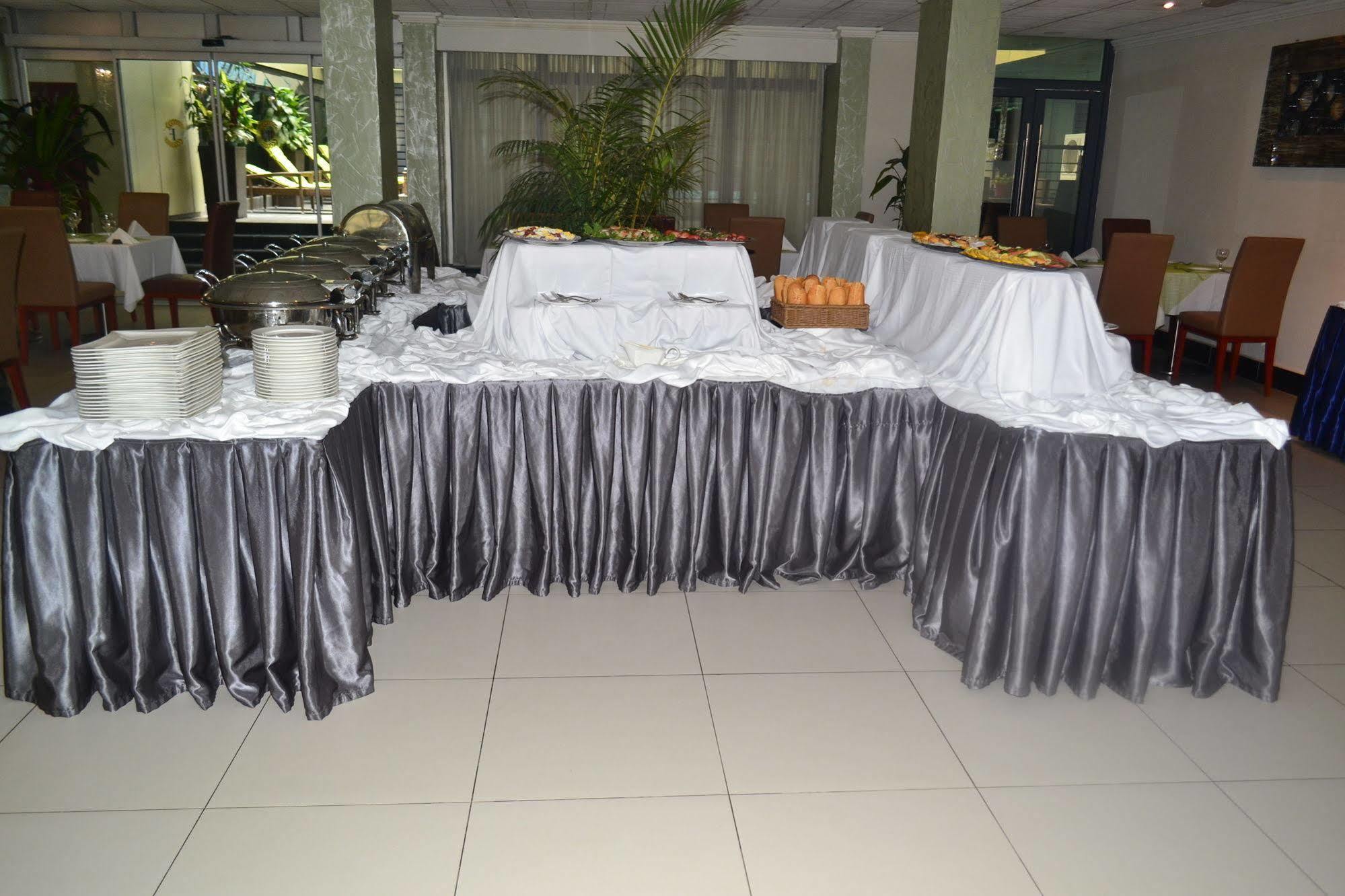 Hotel La Falaise Yaoundé Eksteriør billede
