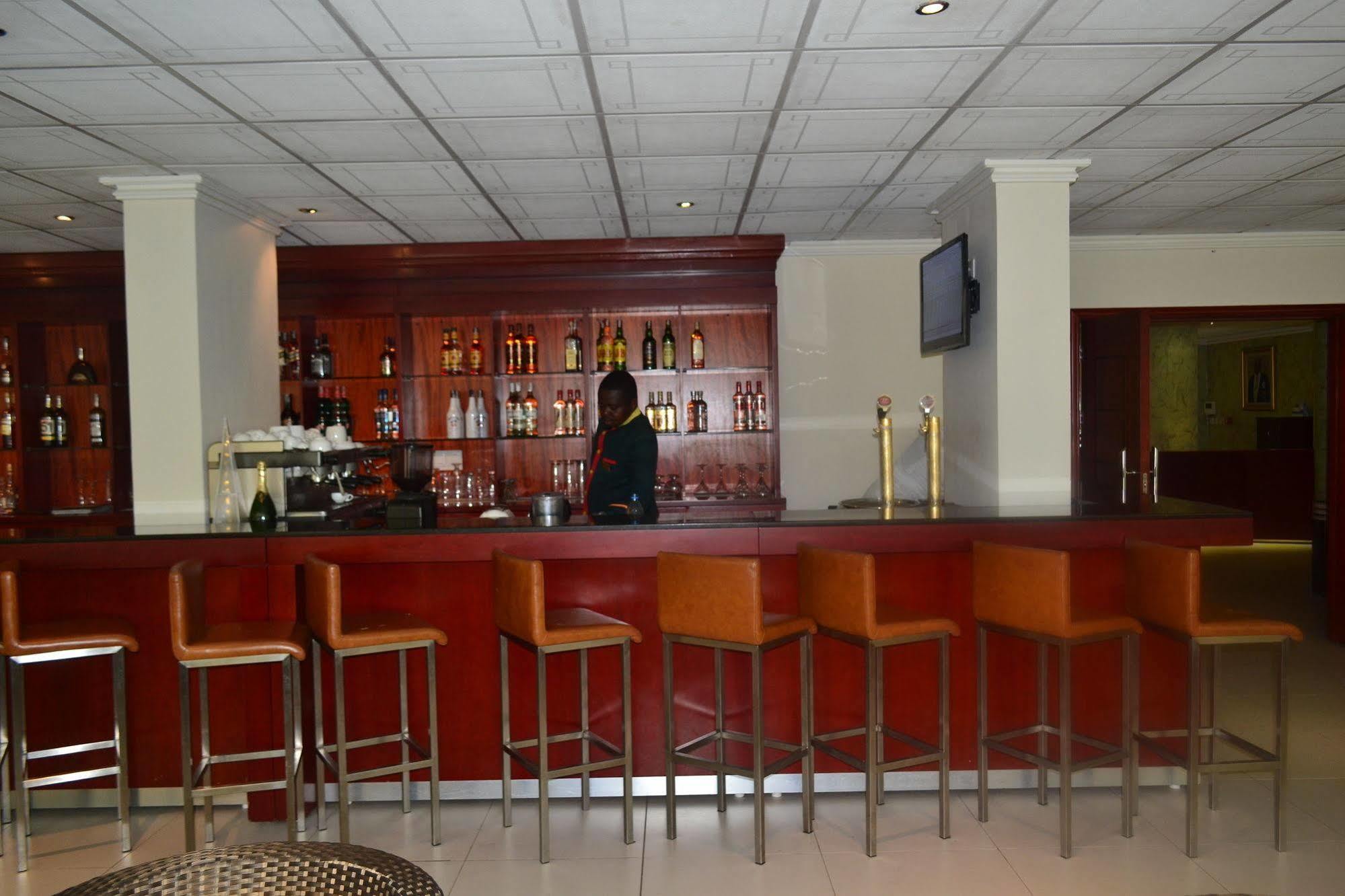 Hotel La Falaise Yaoundé Eksteriør billede