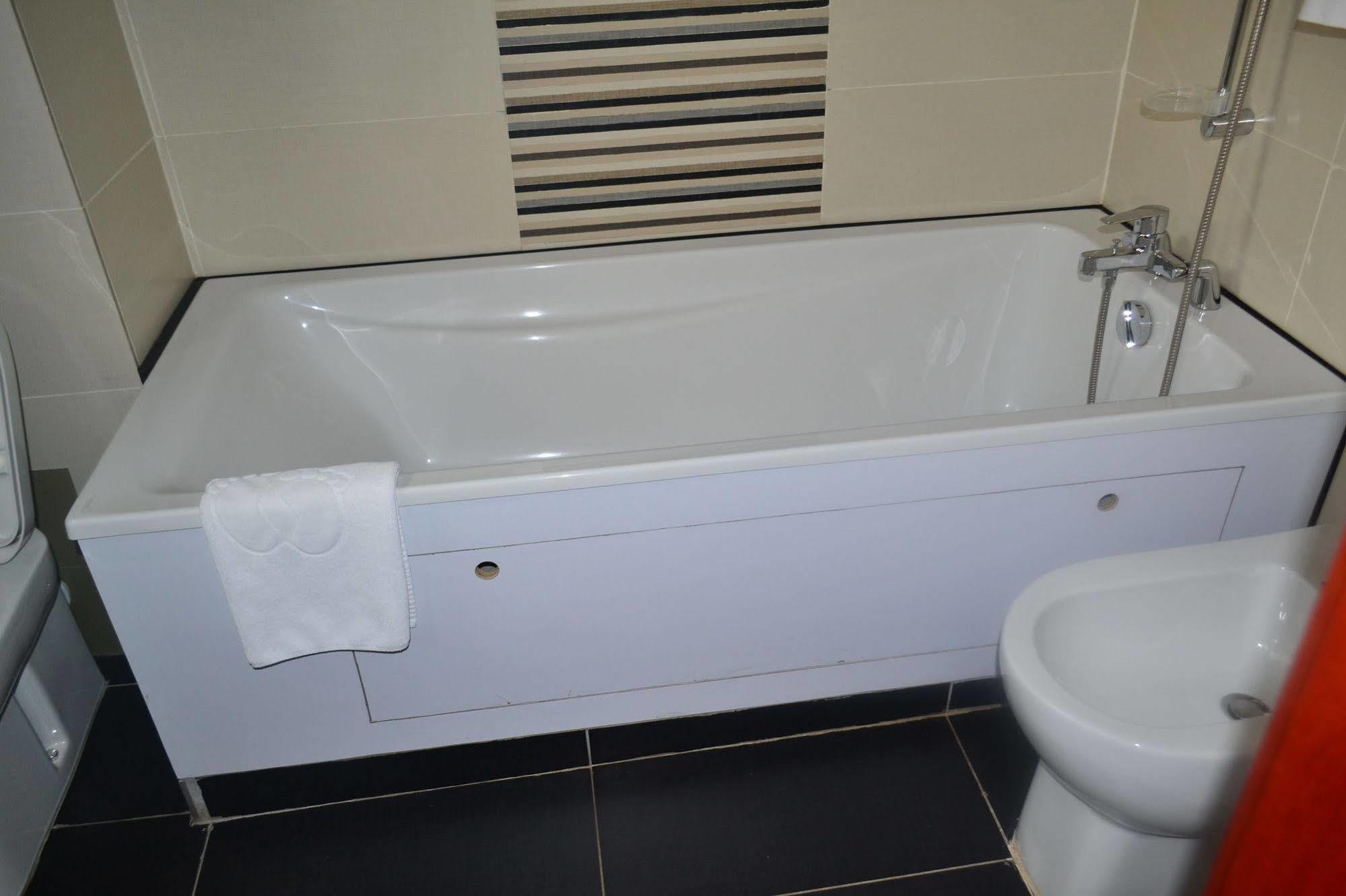 Hotel La Falaise Yaoundé Eksteriør billede